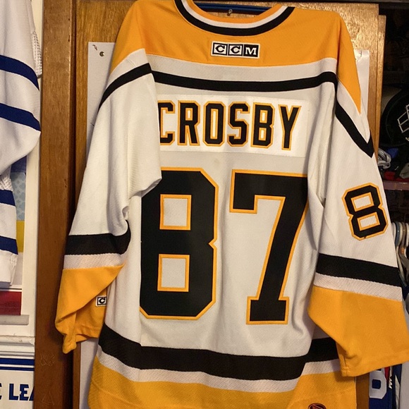 Retro Sidney Crosby Pittsburgh Penguins CCM Jersey - Picture 5 of 9